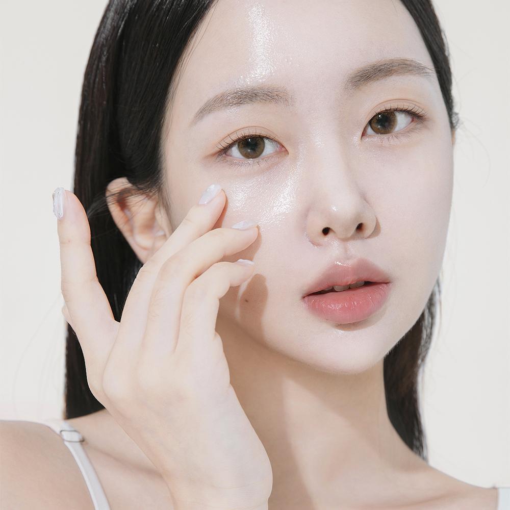 [HEVEBLUE] Black Yuja Bean Lifting Eye Cream